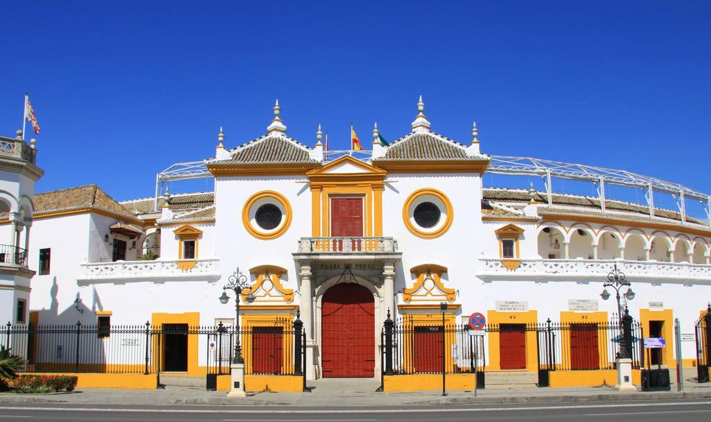 Hotel Maestranza Севилья Экстерьер фото